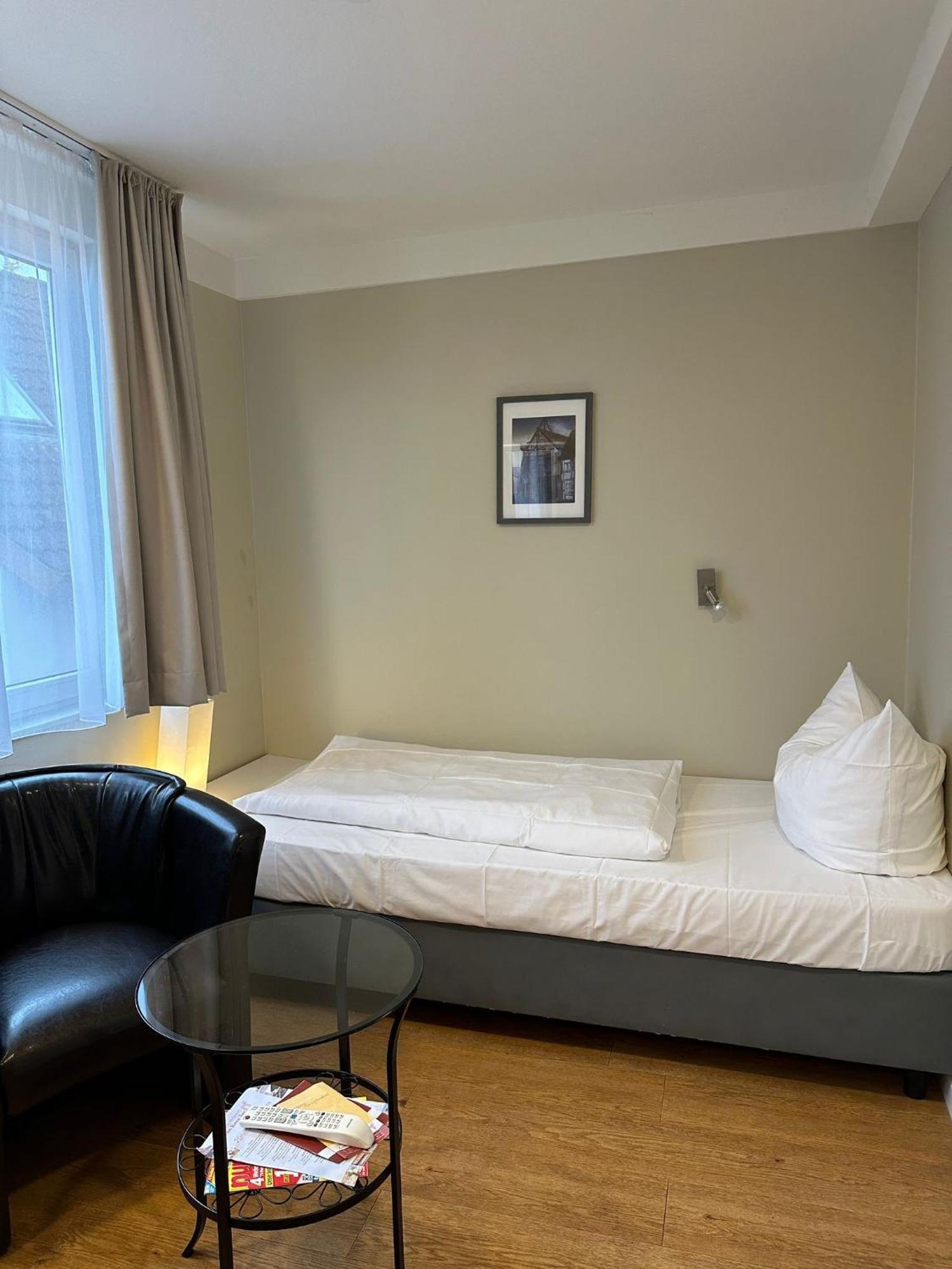 Hotel Zum Roten Tore Lüneburg Buitenkant foto